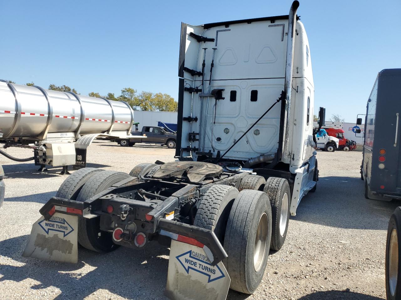 Lot #2986827295 2016 FREIGHTLINER CASCADIA 1