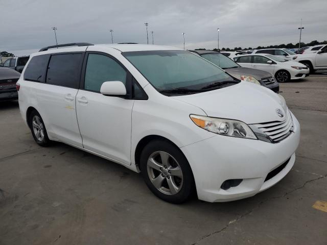 VIN 5TDKK3DC2GS742271 2016 Toyota Sienna, LE no.4