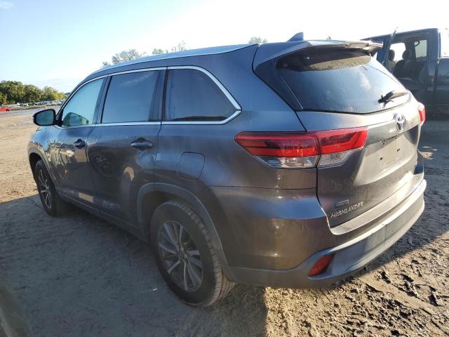 VIN 5TDKZRFH1HS190528 2017 Toyota Highlander, SE no.2