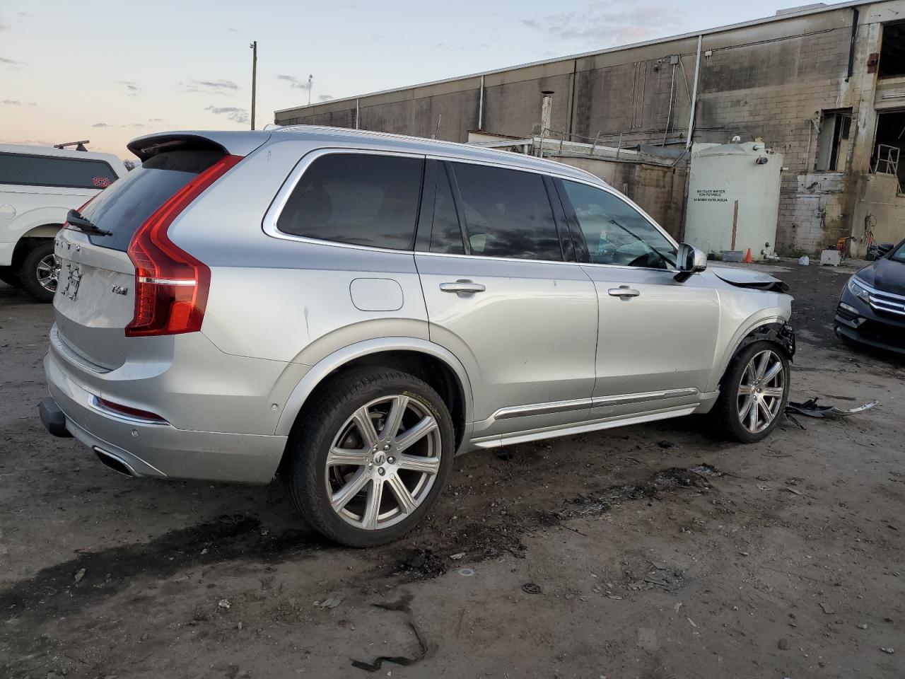 Lot #2996472367 2018 VOLVO XC90 T6