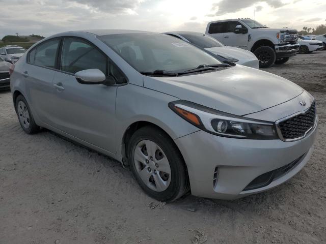 VIN 3KPFK4A79HE099766 2017 KIA Forte, LX no.4