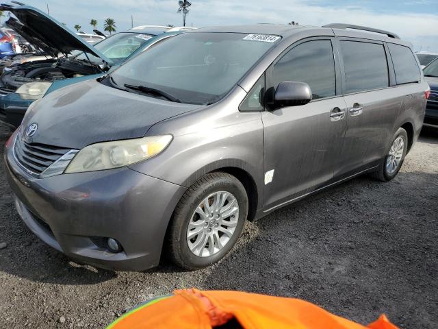 VIN 5TDYK3DC4FS607883 2015 Toyota Sienna, Xle no.1