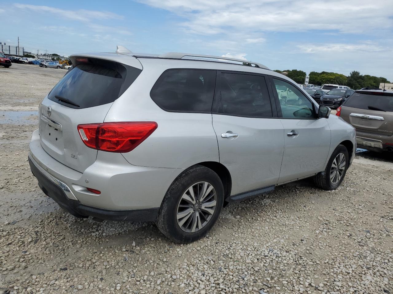 NISSAN PATHFINDER 2019 silver  gas 5N1DR2MN9KC611747 photo #4