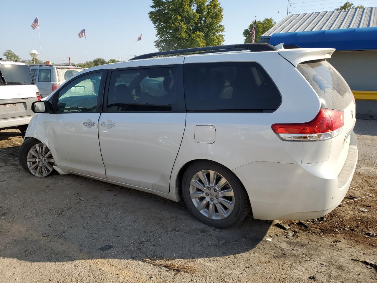 Lot #3006444085 2011 TOYOTA SIENNA XLE