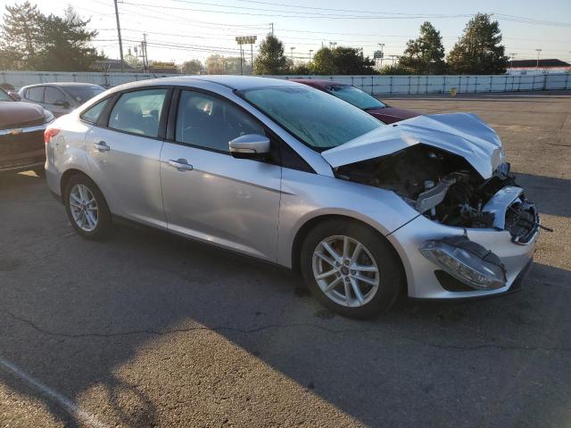 VIN 1FADP3F28GL240662 2016 Ford Focus, SE no.4