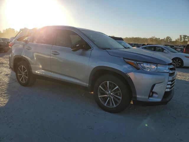 2019 TOYOTA HIGHLANDER - 5TDKZRFH9KS561958