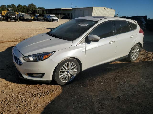 VIN 1FADP3N24FL372320 2015 Ford Focus, Titanium no.1