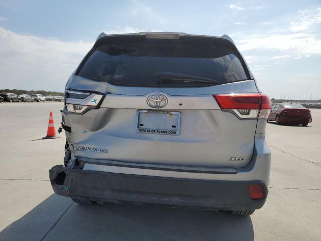 VIN 5TDKZRFH5JS286717 2018 Toyota Highlander, SE no.6