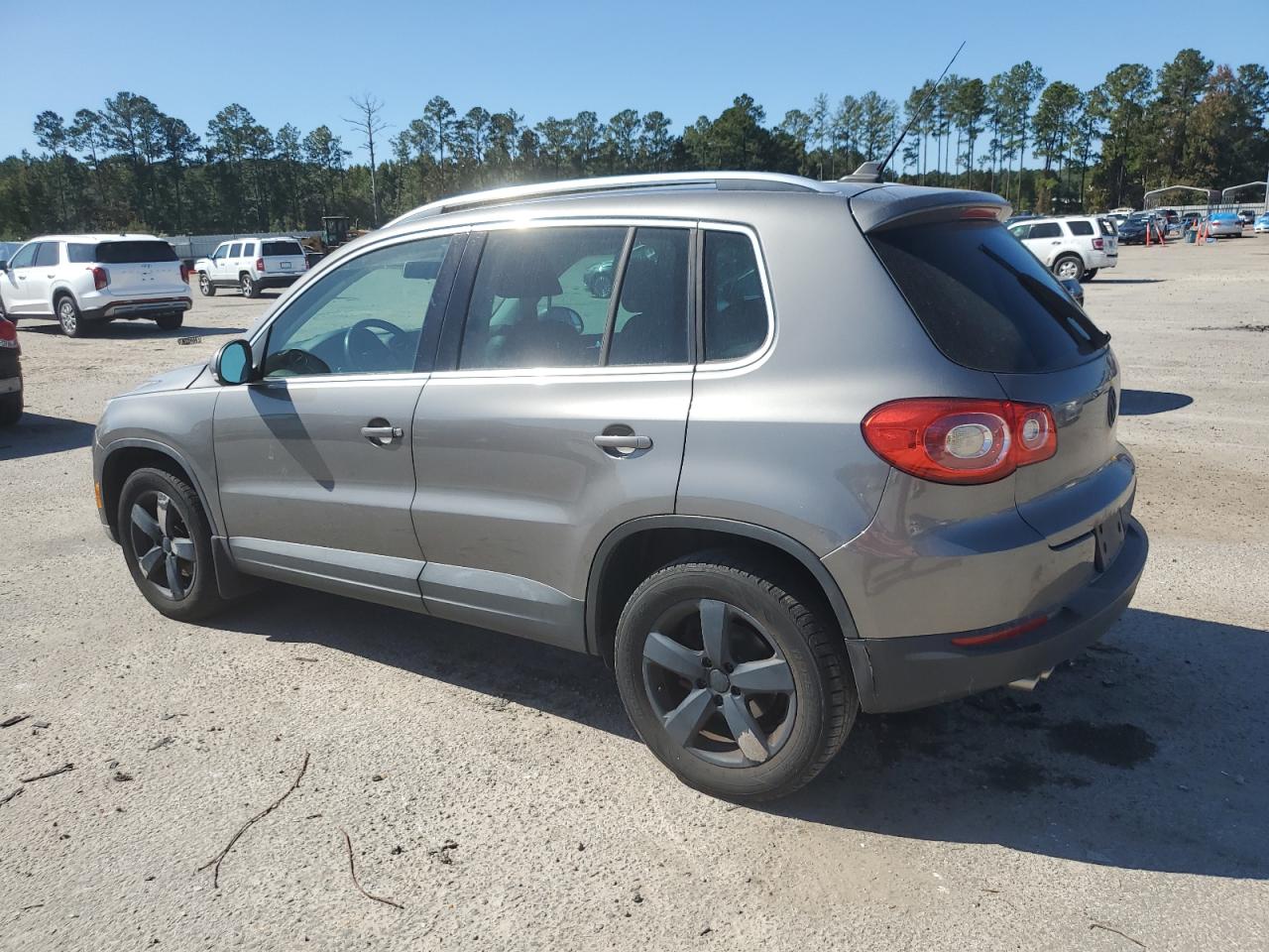 Lot #2979248057 2010 VOLKSWAGEN TIGUAN S