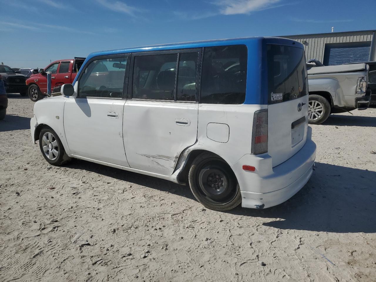 Lot #3027290304 2005 TOYOTA SCION XB