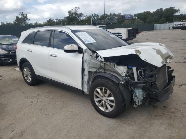 VIN 5XYPG4A59GG132075 2016 KIA Sorento, LX no.4