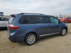 TOYOTA SIENNA XLE снимка