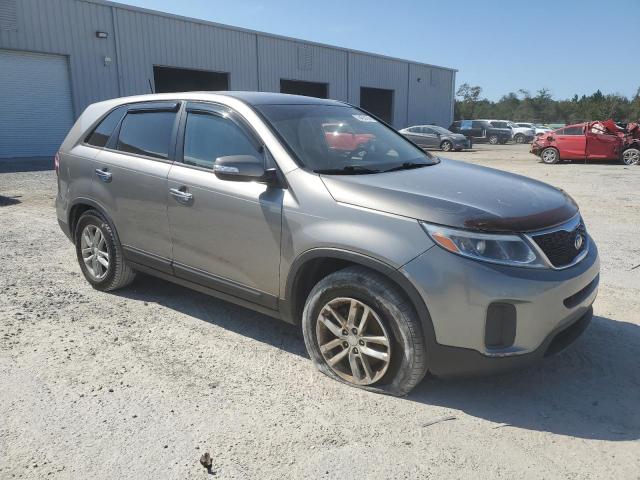 VIN 5XYKT3A61FG657543 2015 KIA Sorento, LX no.4