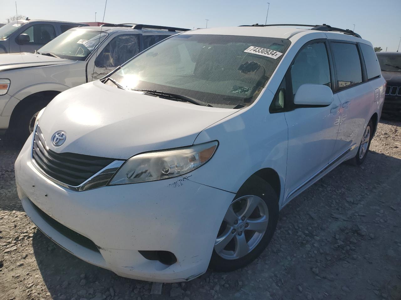 Toyota Sienna 2011 E grade