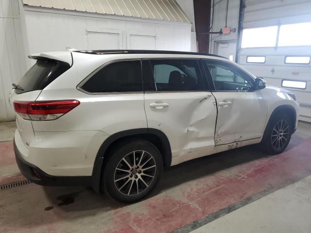 VIN 5TDJZRFH6JS807830 2018 Toyota Highlander, SE no.3