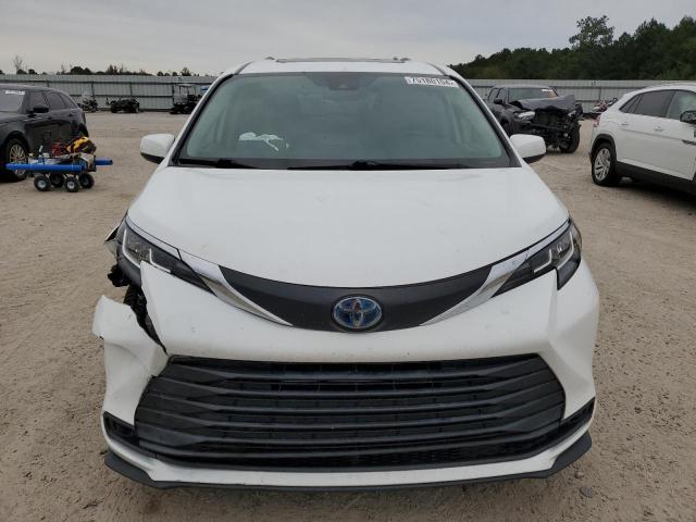 2021 TOYOTA SIENNA LE - 5TDBSKFCXMS023644