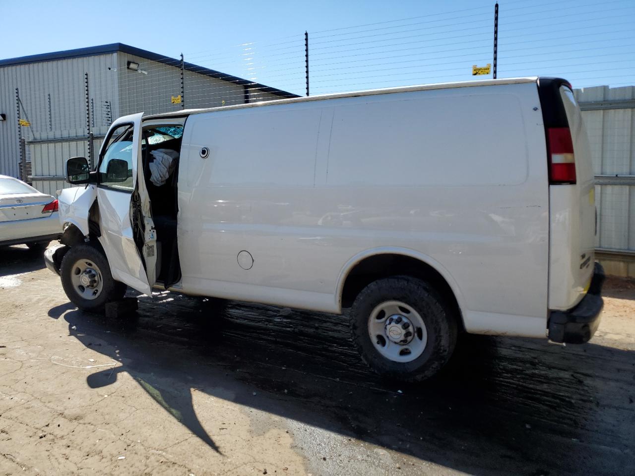 Lot #3034270171 2011 CHEVROLET EXPRESS G2