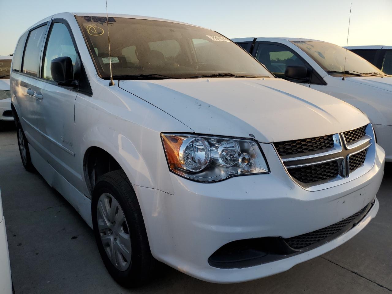 Lot #2940671351 2017 DODGE GRAND CARA