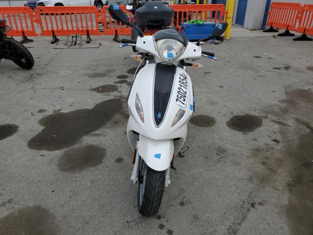 PIAGGIO MOTORCYCLE 2014 white  gas ZAPM798G8E7001493 photo #3