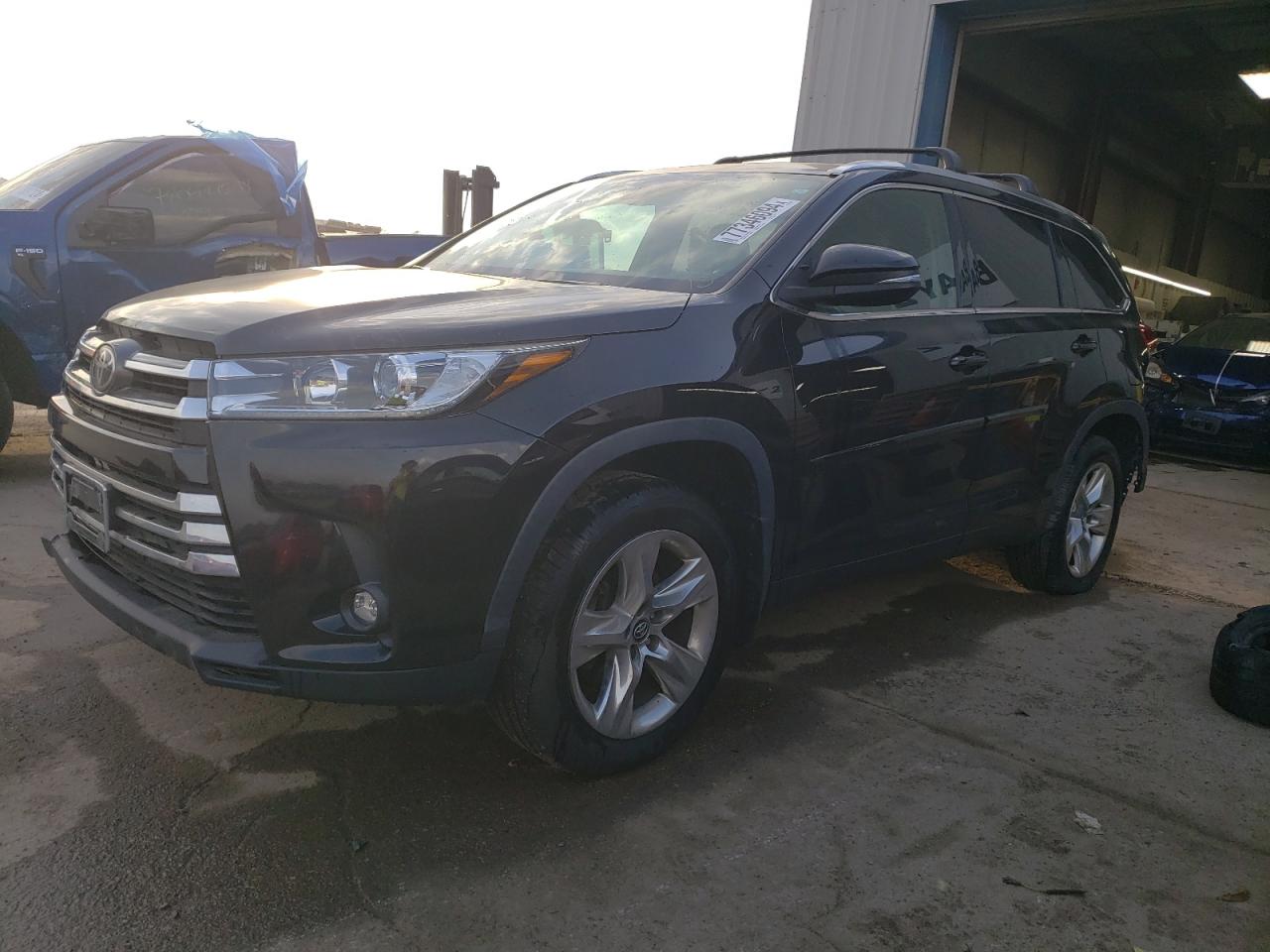 Lot #2996571586 2019 TOYOTA HIGHLANDER