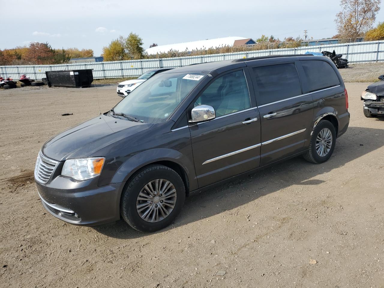 Lot #2989005592 2016 CHRYSLER TOWN & COU