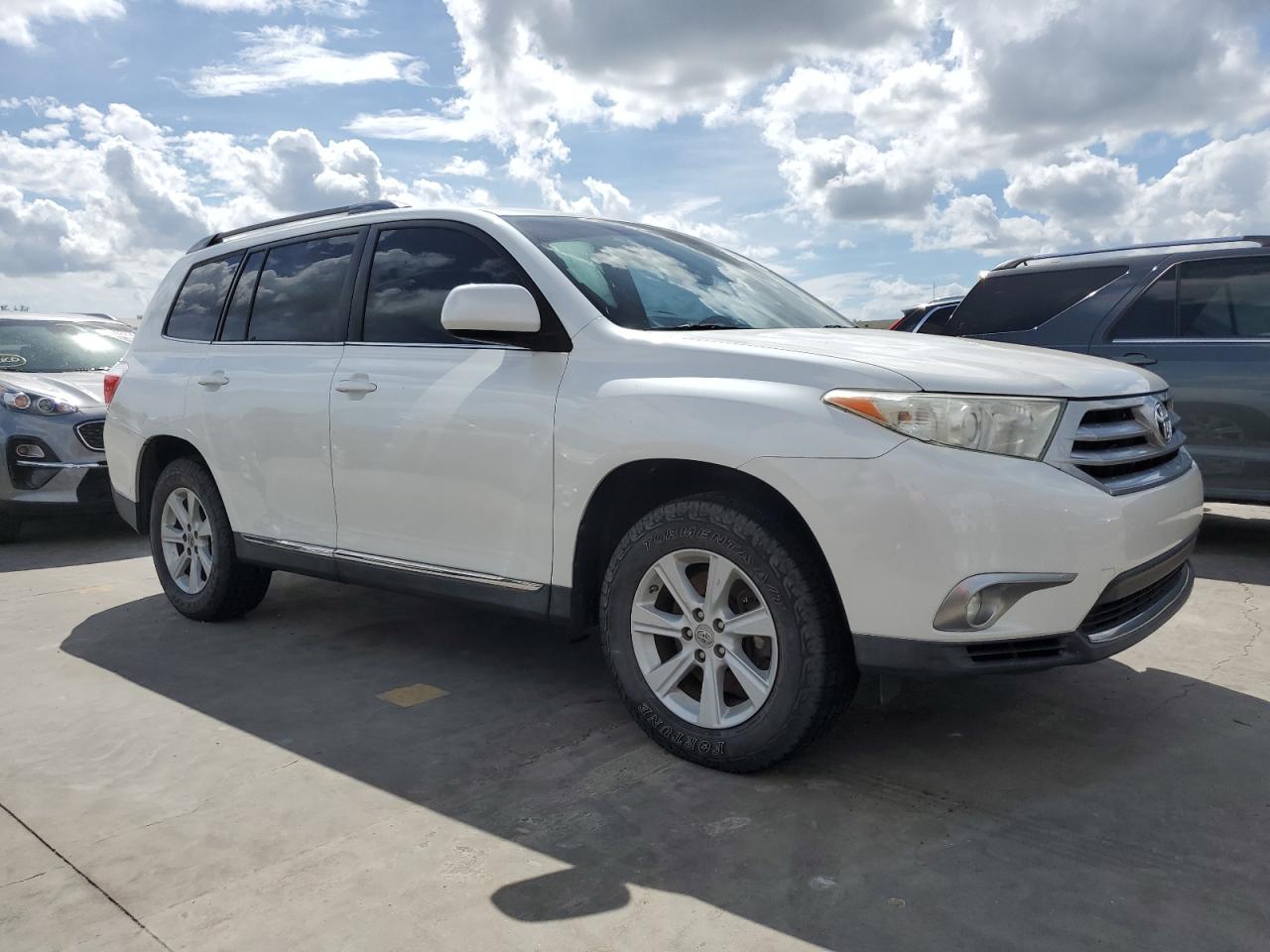 Lot #2909890469 2013 TOYOTA HIGHLANDER