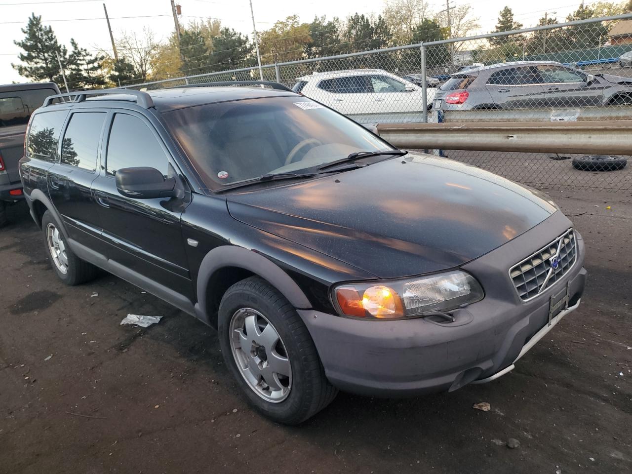 Lot #2940974433 2002 VOLVO V70 XC