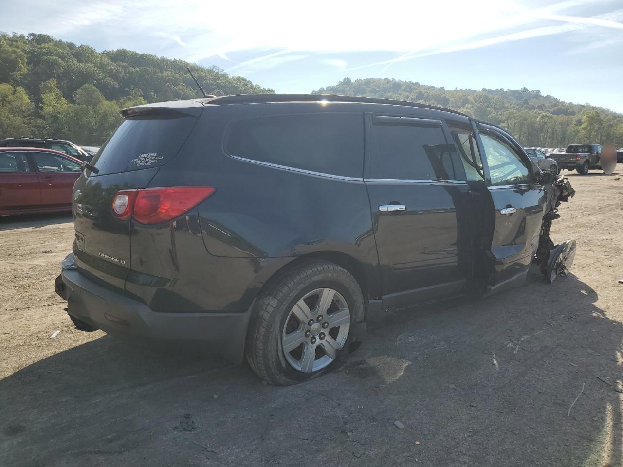 Lot #3030636181 2011 CHEVROLET TRAVERSE L