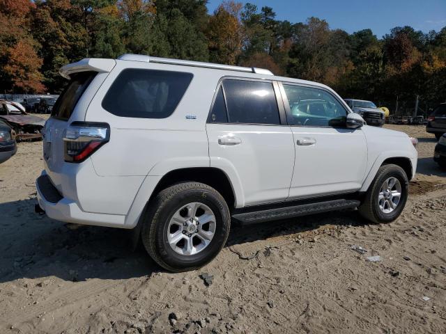 2018 TOYOTA 4RUNNER SR JTEBU5JR3J5572459