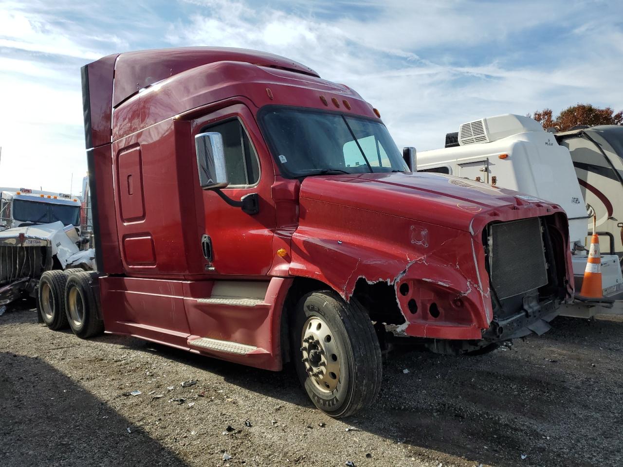  Salvage Freightliner Cascadia 1