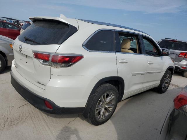 VIN 5TDJKRFH1FS115504 2015 Toyota Highlander, Xle no.3