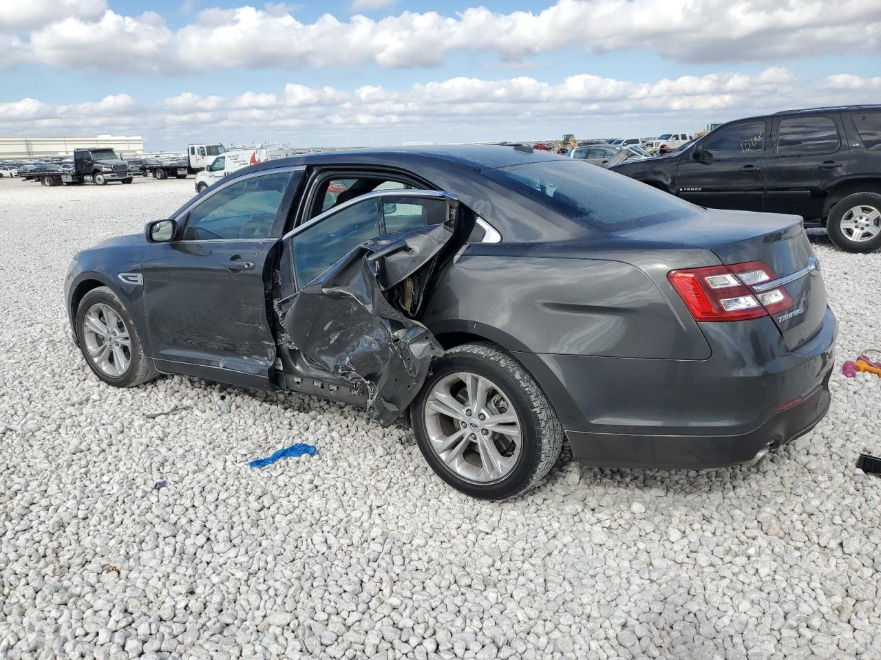 Lot #2993813172 2018 FORD TAURUS SEL