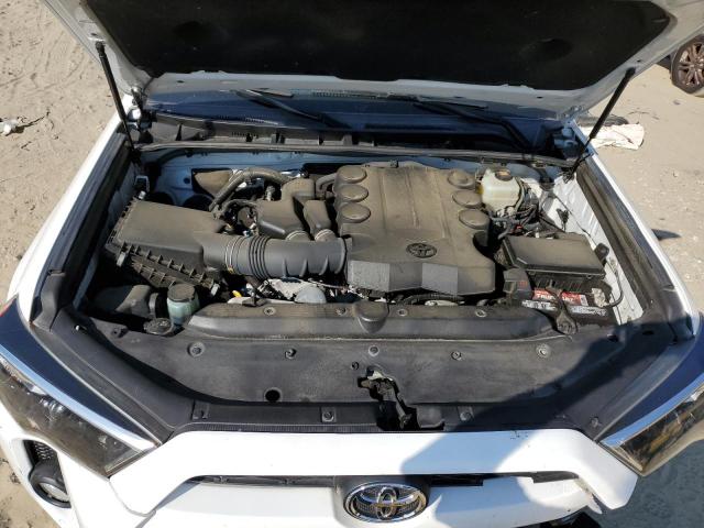 2018 TOYOTA 4RUNNER SR JTEBU5JR3J5572459