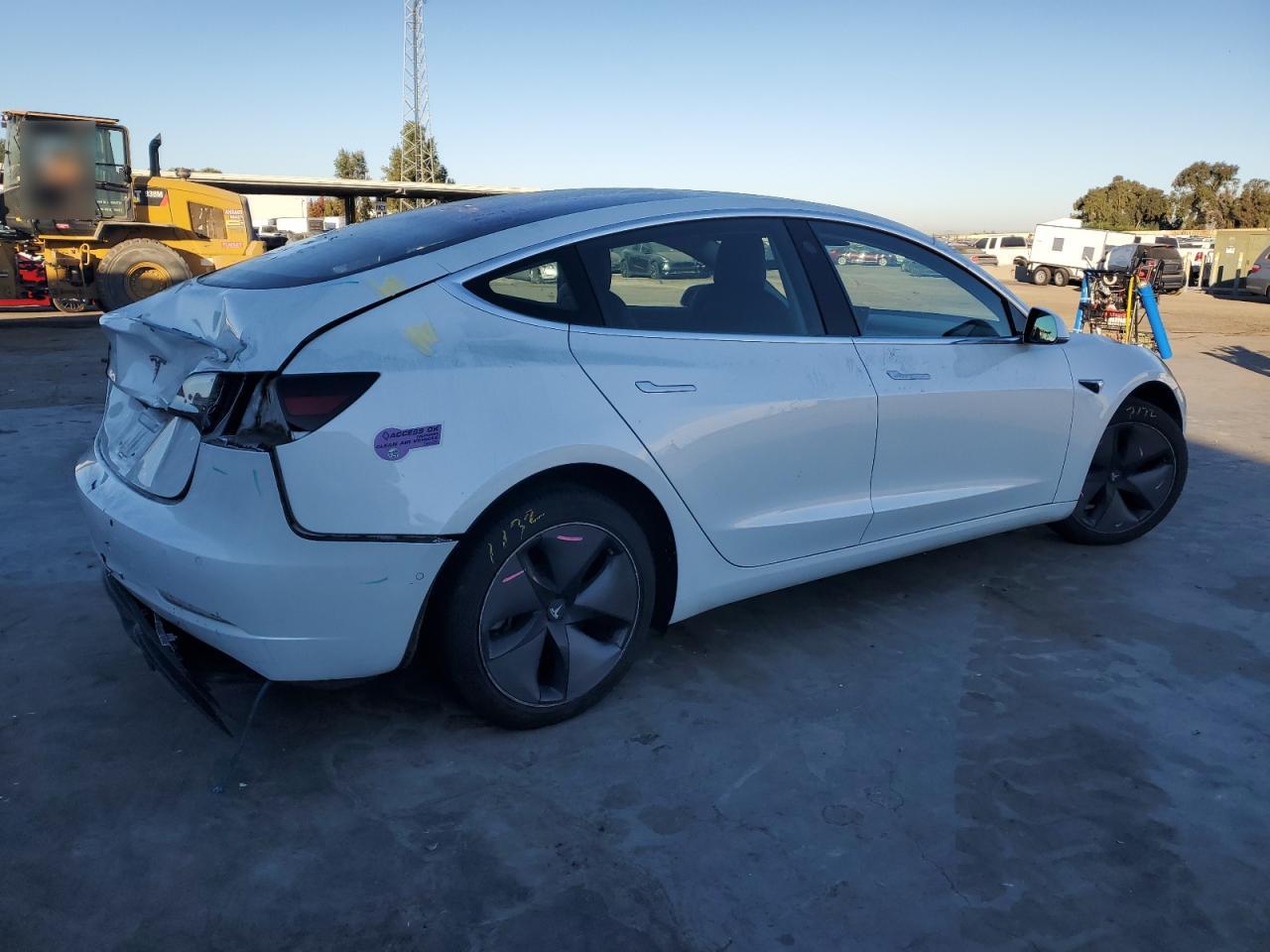 Lot #3003877505 2018 TESLA MODEL 3