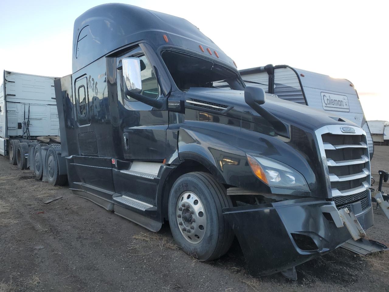 Lot #2940519448 2020 FREIGHTLINER CASCADIA 1