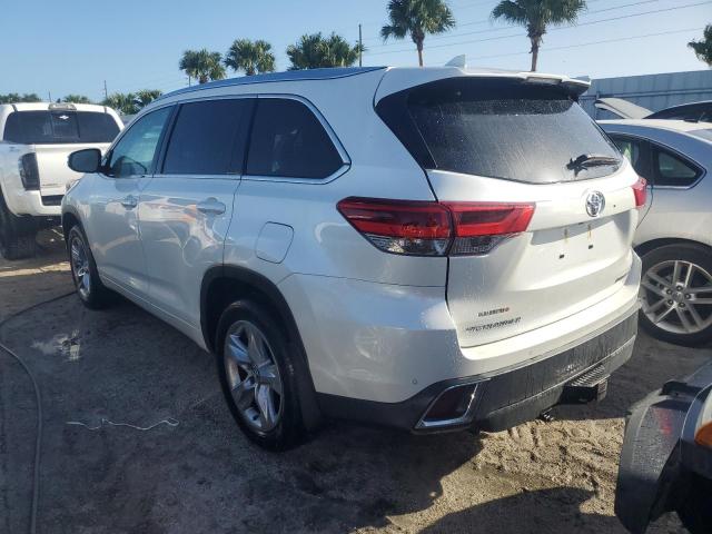 VIN 5TDDZRFH2JS901720 2018 Toyota Highlander, Limited no.2