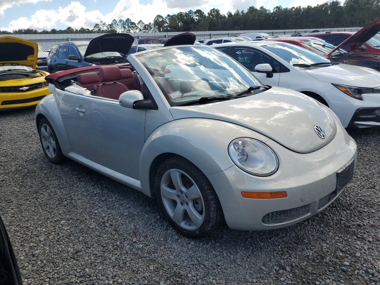 Lot #2926439290 2009 VOLKSWAGEN NEW BEETLE