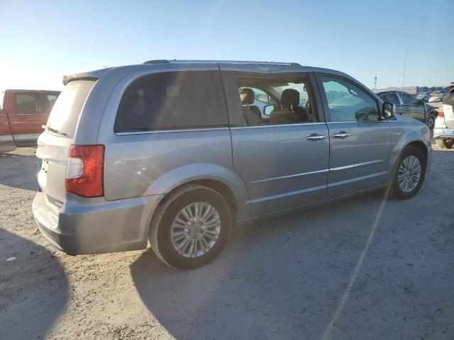 VIN 2C4RC1GG3DR722520 2013 Chrysler Town and Countr... no.3