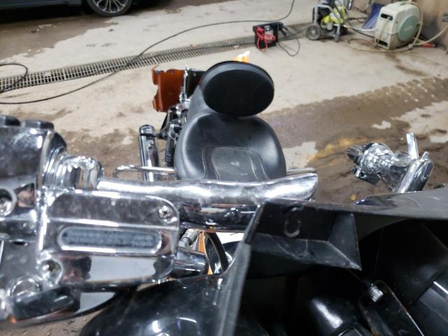 2011 HARLEY-DAVIDSON FLHXSE2 1HD1PZ816BB952900