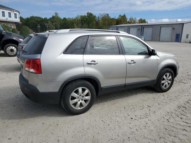 VIN 5XYKT3A69DG324844 2013 KIA Sorento, LX no.3