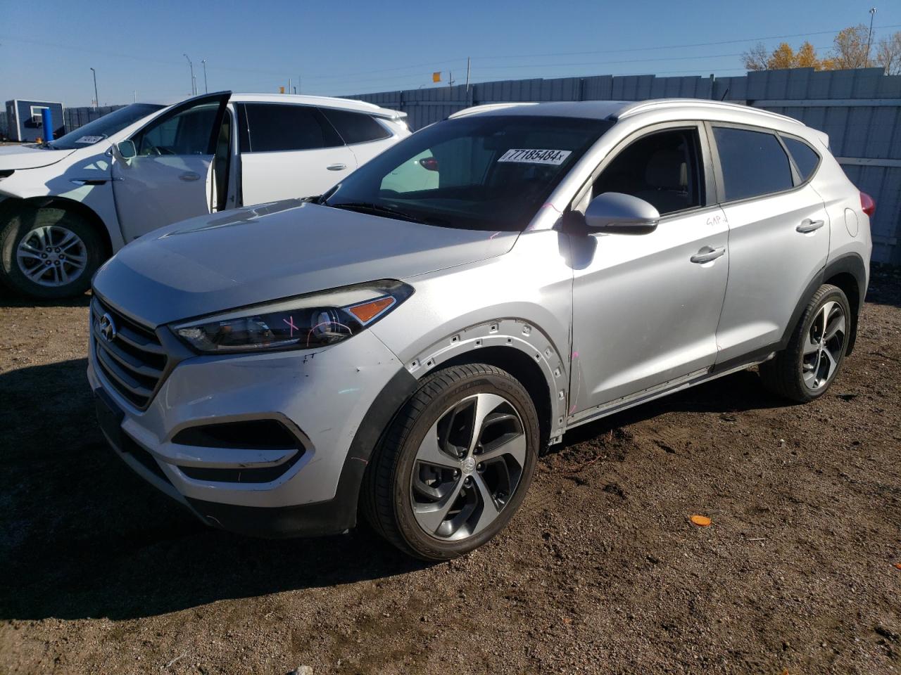  Salvage Hyundai TUCSON