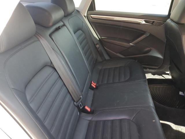 2017 VOLKSWAGEN PASSAT SEL - 1VWCT7A32HC065056