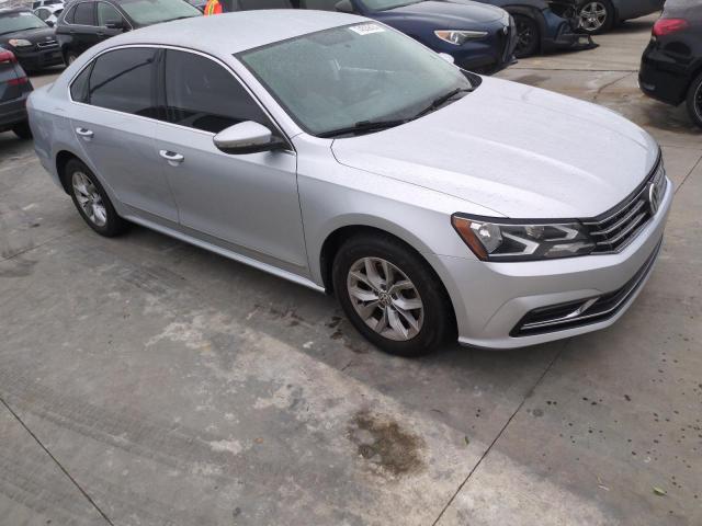 VIN 1VWAT7A32HC045767 2017 Volkswagen Passat, S no.4