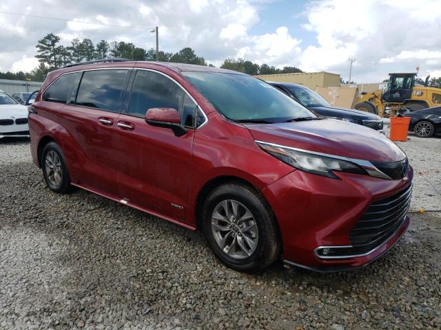 VIN 5TDYRKEC3MS067668 2021 Toyota Sienna, Xle no.4