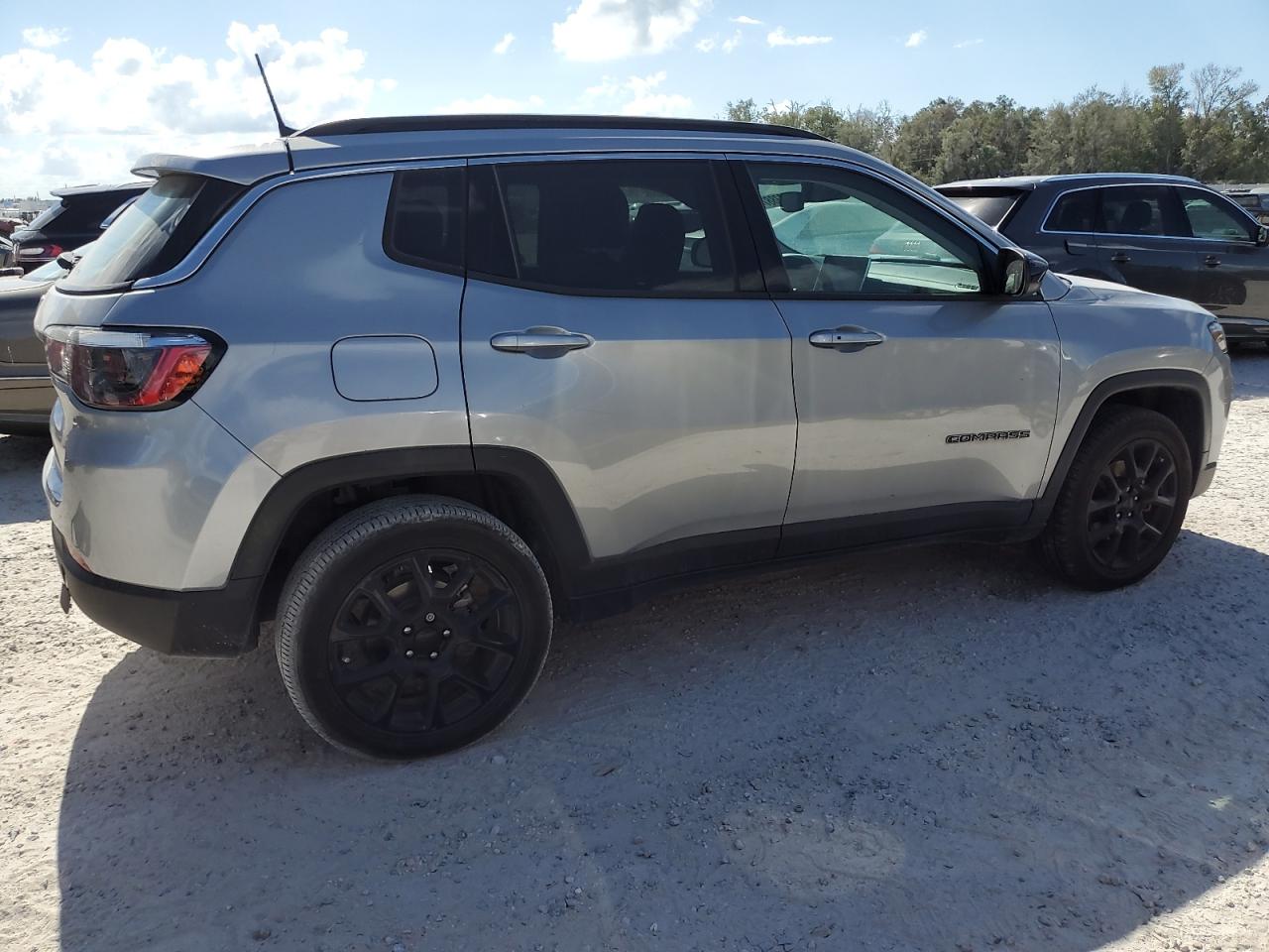 Lot #2994203421 2022 JEEP COMPASS LA