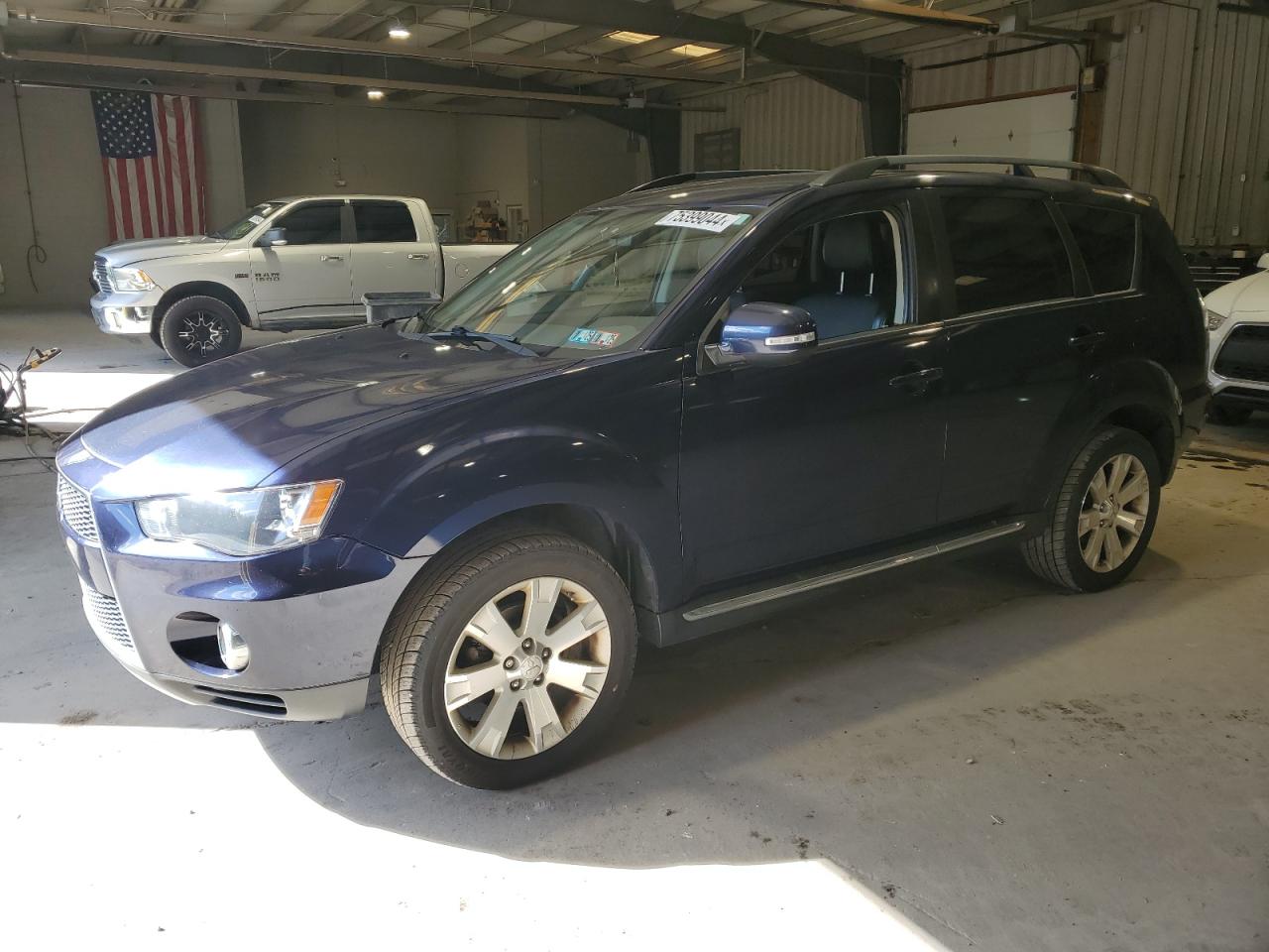 Mitsubishi Outlander 2013 MEDIUM