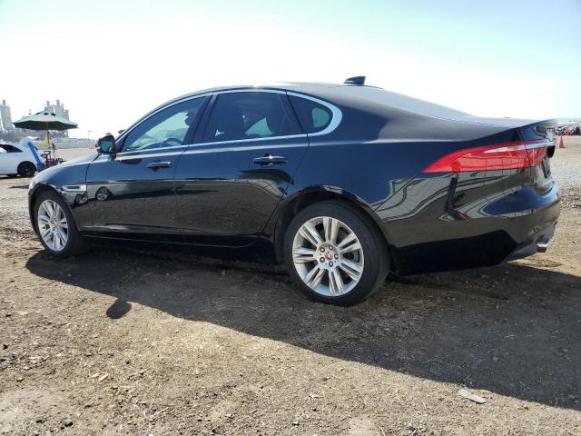 VIN SAJBD4BV0HCY43592 2017 Jaguar XF, Premium no.2