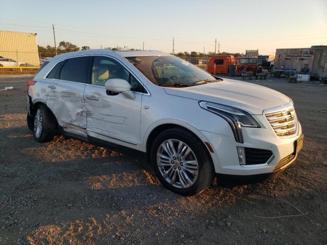 VIN 1GYKNERS8KZ281520 2019 Cadillac XT5, Premium Lu... no.4