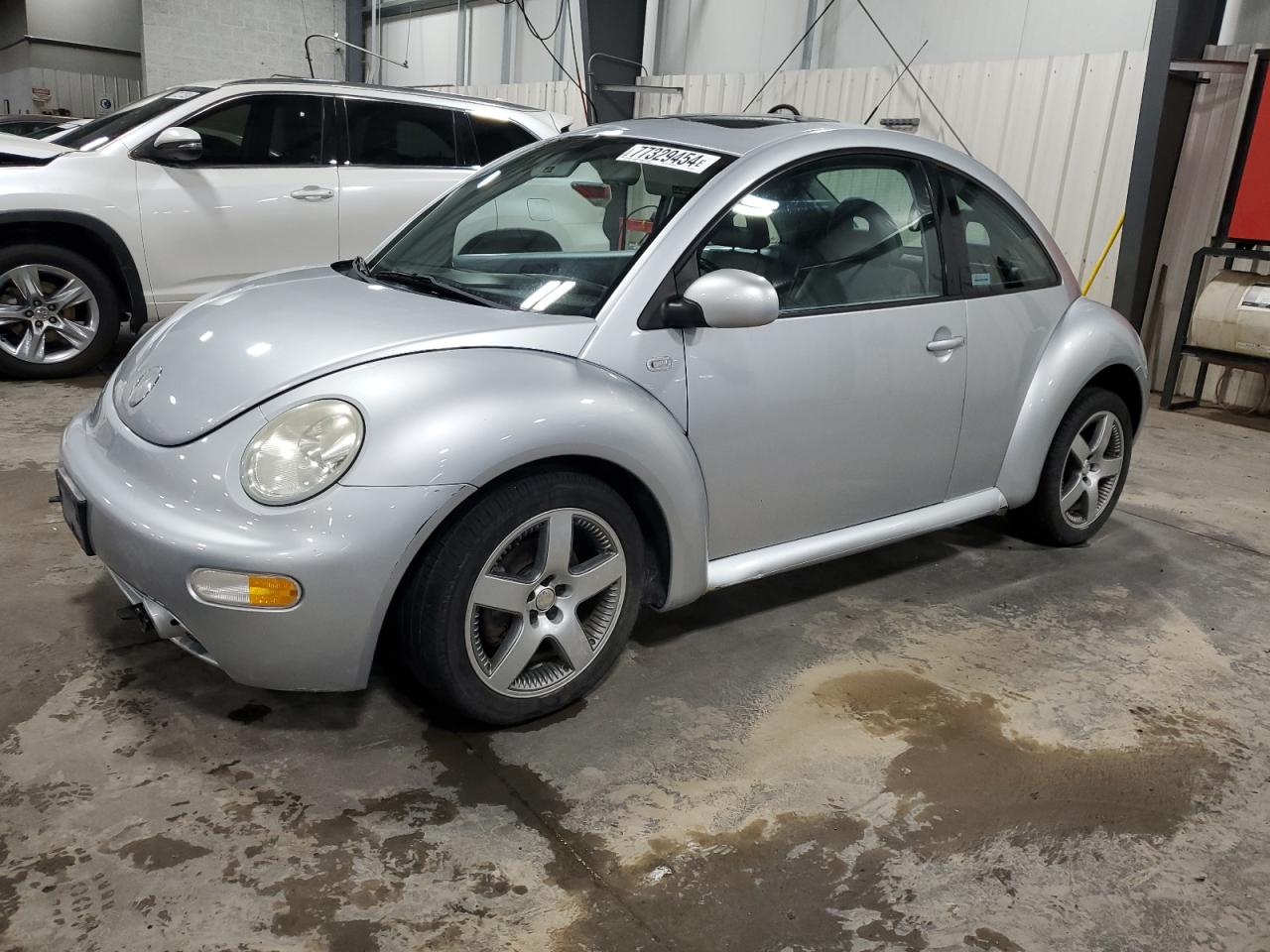 Lot #2945560101 2002 VOLKSWAGEN NEW BEETLE