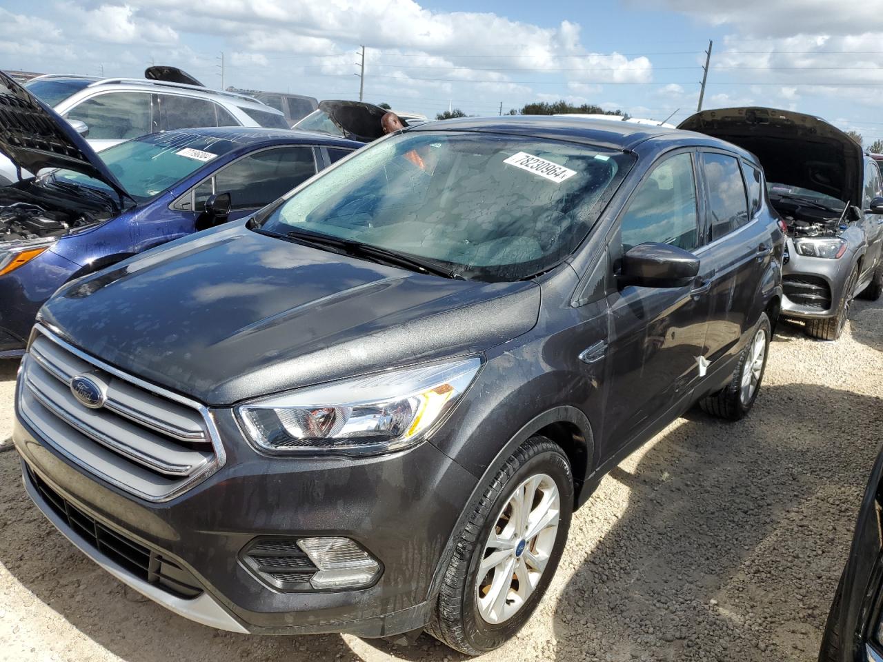 FORD ESCAPE SE